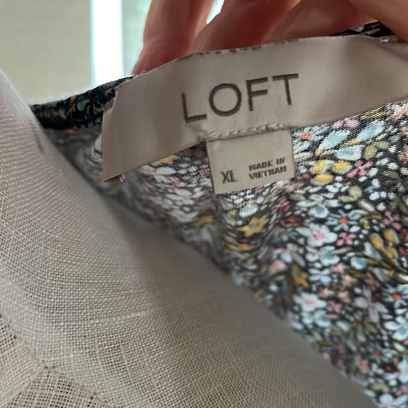 LOFT floral mixed media short-sleeved ruffled sleeve blouse XL - Picture 7 of 7